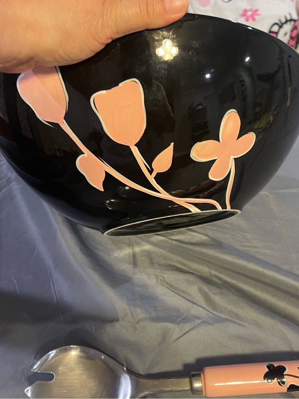 Mary Kay Pink and Black Floral Serving Bowl with Matching Salad Servers - Picture 3 of 7